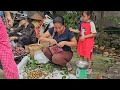 Mother and Son Sell Longan on a Sudden Rainy Day, Tidying up the Garden to Prepare for the New Crop