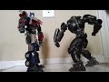 Bumblebee and Optimus prime vs. Optimus Primal. (Stop motion Studio)