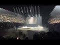 Kanye performs „Ni**as in Paris“ in Paris