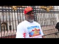 SHANNON BRIGGS ESCORTED AWAY FROM BUCKINGHAM PALACE BY THE POLICE AFTER CALLING OUT UK HEAVYWEIGHTS!
