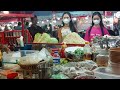 Must Try Street Foods in Cambodia Night Market! Shrimp Fried Rice, Beef Noodle Soup, Seafood, & More
