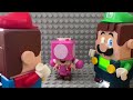 Lego Mario enters the Nintendo Switch with Luigi and Toadette to rescue Peach from Bowser's Castle!