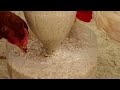 Como hacer bebedero y comedero para gallinas con botellas de plástico