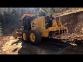 The challenging struggle of John Deere 670 GP grader on the forest road~Greyderin 'Odun' Engeli