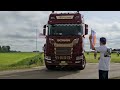 2022 Truckshow Burdaard. Optocht met schitterende vrachtwagens en showtrucks konvooi.