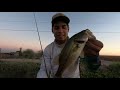Pescando Lobinas (Bass) En Los Canales De Riego Fuera De La Ciudad
