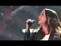 Alanis Morissette Performs her Song 