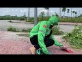 The kind shipper suddenly encountered weeds overgrown along the roadside so he stopped to clean up