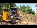 How Legendary Grader John Deere Repairs Roads That Have Been Unused for a Long Time #grader #deere