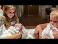 Welcoming twins(3)
