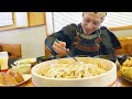 [Big Eater] Total weight 9kg! Slurp up the super thick udon noodles!! [Taisho Udon] [Bushi Meshi]