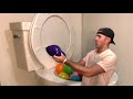 FILLING MY ENTIRE WORLDS LARGEST TOILET WITH BALLOONS