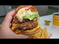 7,000 burgers sold out every day in 10 stores! cheeseburger mass production - Korean Street Food