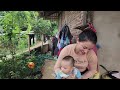 Helping a single mother raise a young child - Ly Khang Anh