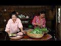 Countryside Life TV: Mother and daughter cook bamboo shoot with country style - Cooking with Sreypov