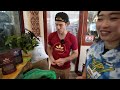 How Hawaiian Chocolate is Made! || [Oahu, Hawaii] Chocolate Taste Test and Factory Tour!