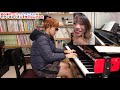【Piano Prank】Pianist pretend to beginner play the piano at music instrument store