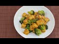 Absolutely VEGAN! Tofu & broccoli stir fry. :D