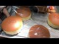 japanese street food - uncle rikuro's fluffiest CHEESECAKE osaka japan  焼きたてチーズケーキ