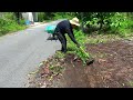 Two Heartbroken Young Men Volunteered to Clean 100 Meters of Sidewalk to Heal