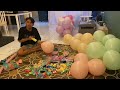 Persiapan, merangkai balon untuk acara ulang tahun anak yg ke 3 (tema ice cream)