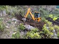 JCB Backhoe Struggles with HUGE Mountain Rocks