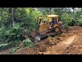 D6R XL Bulldozer Strongly Pushes Cliff Soil to Make Plantation Road