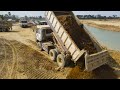 The Big Bulldozer Strong Exceptionally In Pushing Soil TO Water With Best Work Dumper Truck