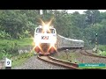 10 MOMEN KERETA API NGEBUT SALING BERPAPASAN EDISI RAMADAN 1444 H