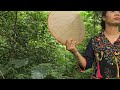 Single Mom’s Struggle: Foraging Bamboo Shoots in the Deep Forest to Feed Her Child | Lý Thị Thụy