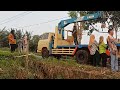 Evakuasi mobil terjun ke swah Rollet