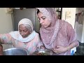 من الهند أنا وأمي الهندية وجيرانها في المطبخ نعمل برياني دجاج ياسلام على لمة الاحباب