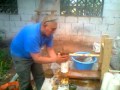 Fabricación de briquetas con briqueteadora de palanca simple