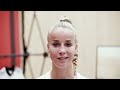 Einen Zopf perfekt flechten: DFB-Star Giulia Gwinn zeigt, wie es geht