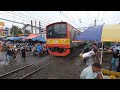 Kereta Blusukan Menembus Pasar Diperlintasan Ekstrim Stasiun Bogor