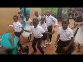 na you dey reign dance performance of this kids... my God I can't just stop laughing..so good