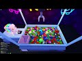 Noob Gets INSANELY LUCKY in Arcade Pet Catchers...