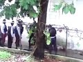 Policiais comunas matando colegas na Venezuela.