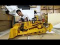 Unbox of 1/10 D11 bulldozer 110 kg, 2 pumps, light sound smoking,EV radio, wait to see more details.