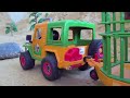 Rescue cars from toy crocodiles with police cars - Toy car story