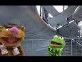 The Muppets Up Big Ben fozzy and Kermit shaking to the chimes