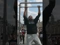 AKSHAY KUMAR ATTEMPTS THE HOLD ON BAR CHALLENGE!