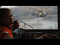 Antrian loading batu bara HD Komatsu