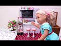 Doll sets up bakery! Play Dolls practice food words