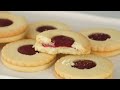 Incredible Christmas cookies. This is the best thing I've ever eaten! Linzer biscuits