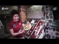 Cucinare nello spazio: riso integrale con pollo alla curcuma