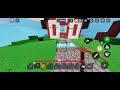 Playing Roblox Bedwars with my noob friend