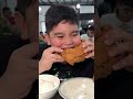 Jumbo Fried Chicken na Mala Dinasaur Legs sa Laki with Unlimited Rice at Unlimited Gravy