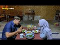 masak sayur bening sawi hasil petik dari kebun, perkedel tahu,sambel tomat, masakan desa