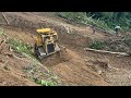 Effective Strategy for Forming Palm Terraces on Mountain Slopes with D6R XL Bulldozers